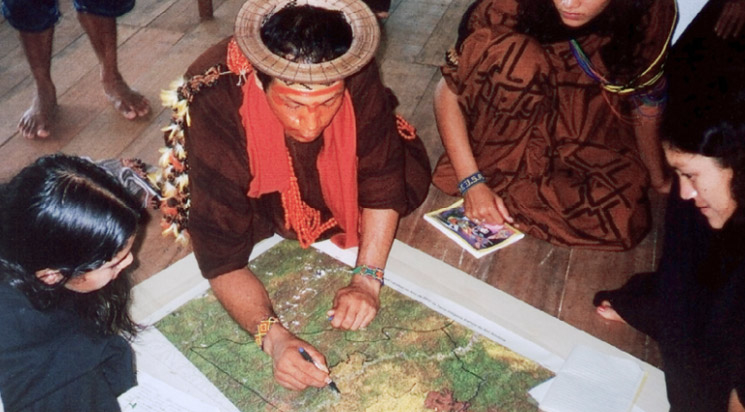 Cartographie autochtone à Acres (Brésil) dans Kollectiv oragotango+