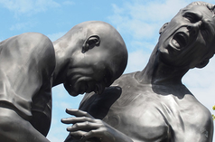 Coup de tête, statue de Adel Abdessemed (Zidane Materazzi 2006)