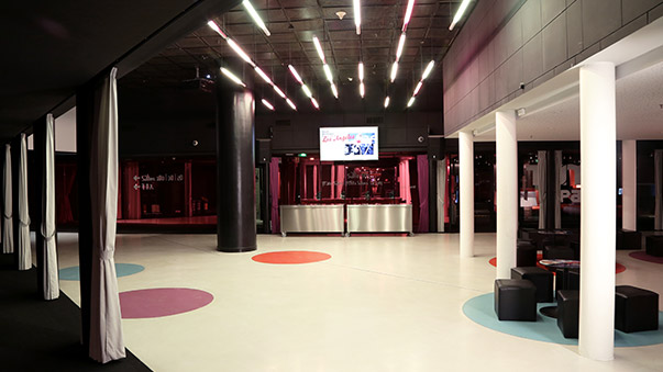 Le grand foyer du Forum des images