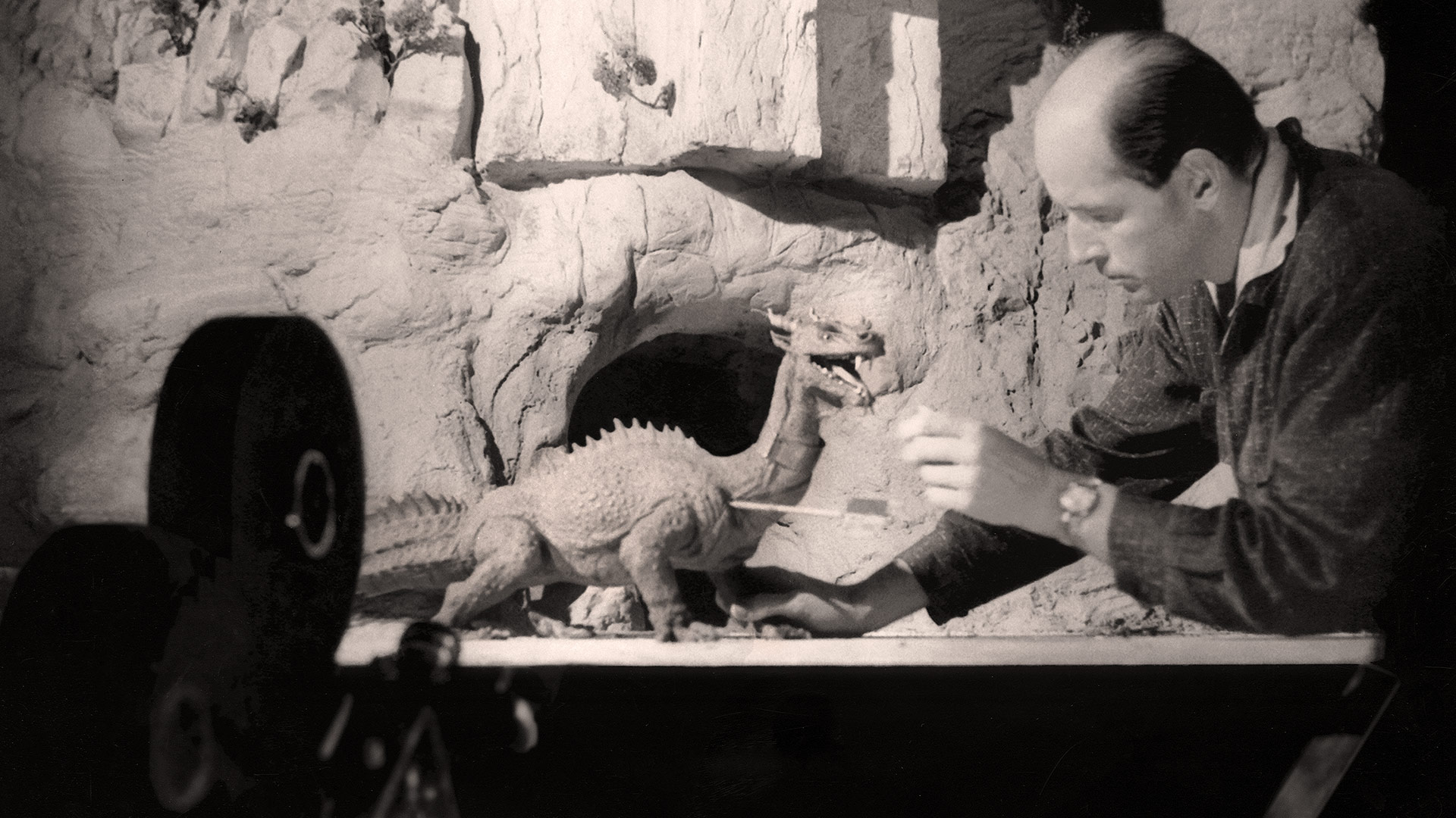 Ray Harryhausen sur le tournage de Le Septième Voyage de Sinbad