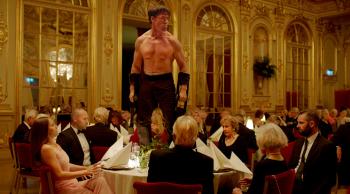  "The Square" de Ruben Östlund © Terry Notary - Bac Films 