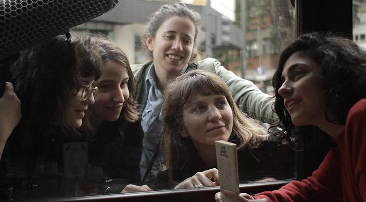 Las poetas visitan a Juana Bignozzi