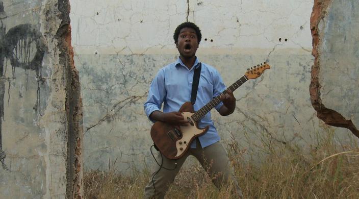 À l'est de l'enfer / Death Metal Angola