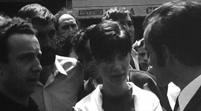 "La reprise du travail aux usines Wonder" + "Les ouvriers quittent l'usine" + "À bientôt, j'espère"