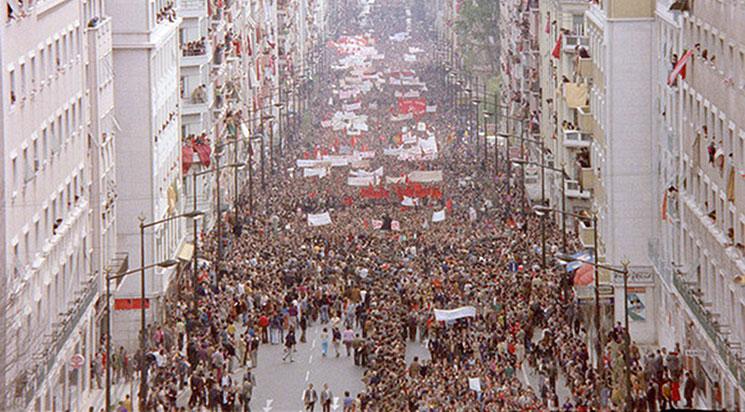 Les Fusils et le Peuple