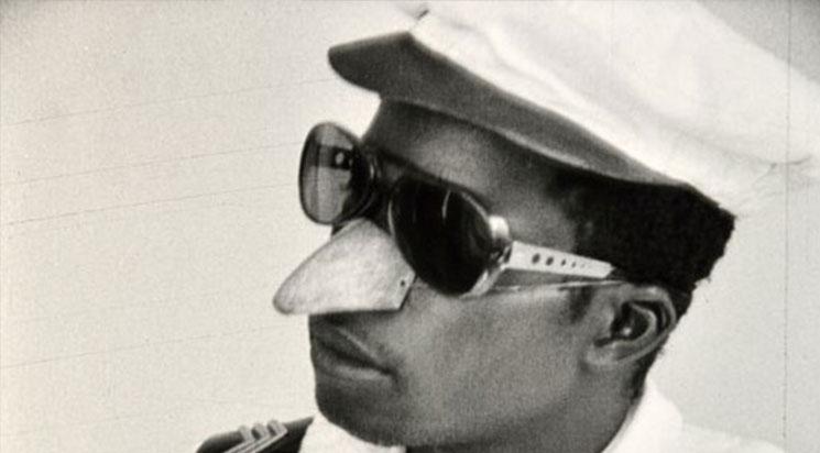 Mueda memória e massacre + It Still Rotates